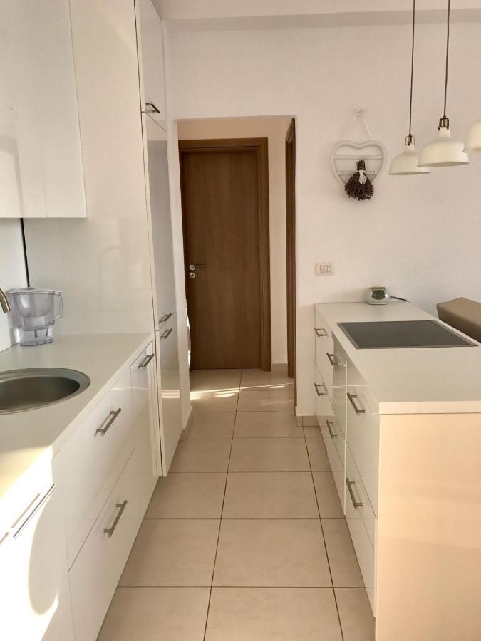 Seaside View Apartment Sarandë Esterno foto